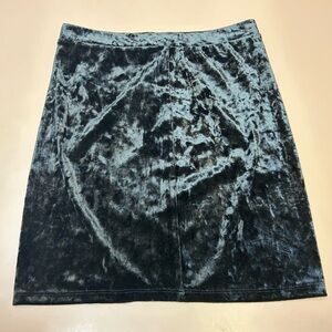 (S) Forever 21 Black Velvet Textured Miniskirt
